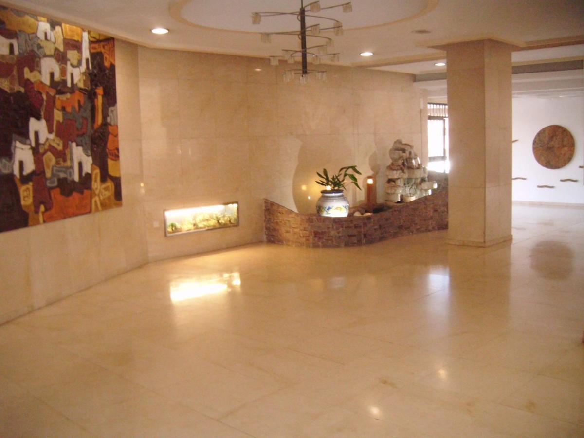 Nuevo La Torre Apartment ตอร์เรโมลิโนส ภายนอก รูปภาพ